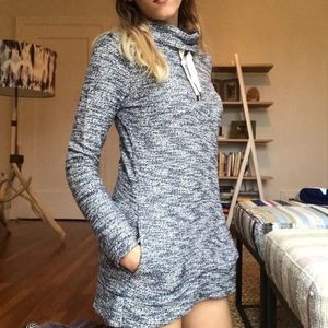 Cozy Blue & White Long Sweater w Pockets